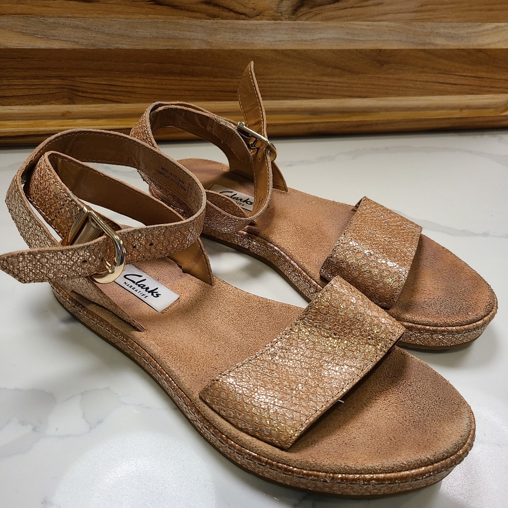 Clarks Romantic Moon Sandal Size 6